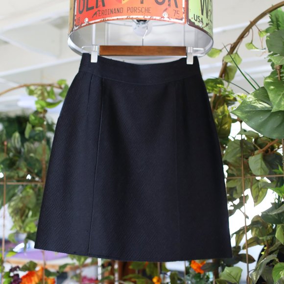 Dolce & Gabbana black mini skirt, timeless classic - Size 4 - Picture 4 of 8